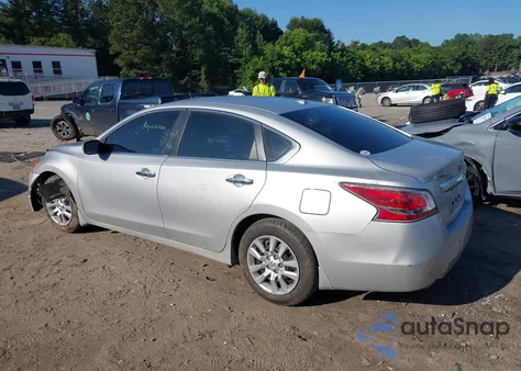 2015 Nissan Altima 2.5 S z USA, uszkodzony, nr VIN 1N4AL3AP9FC444466